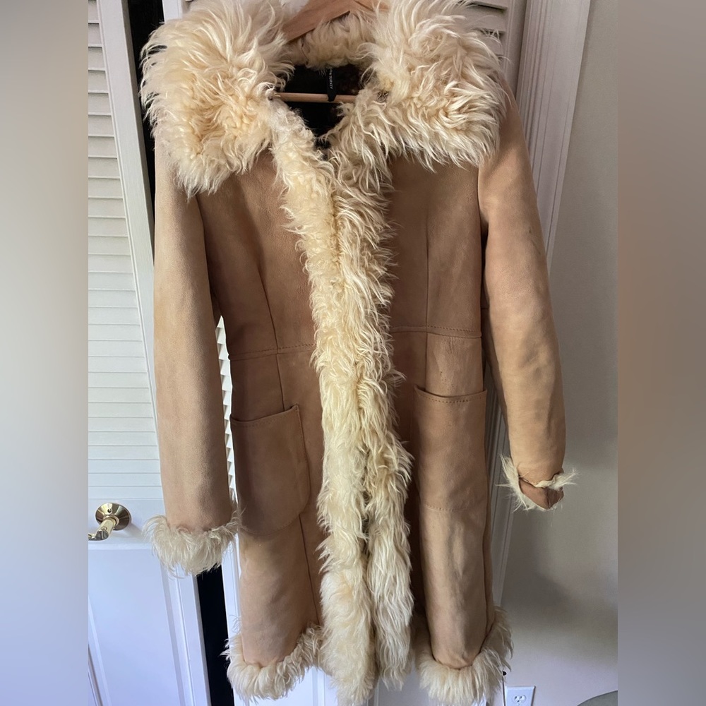 VINTAGE TURKISH SHEARLING LONG COAT SIZE M LONG FUR SHEEPSKIN TAN GOOD VINTAGE